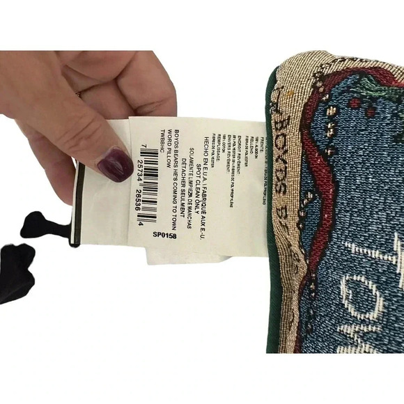 Boyds Bears He's Coming Town Tapestry Word Pillow Size 12.5" x 8.5" - Picture 3 of 5